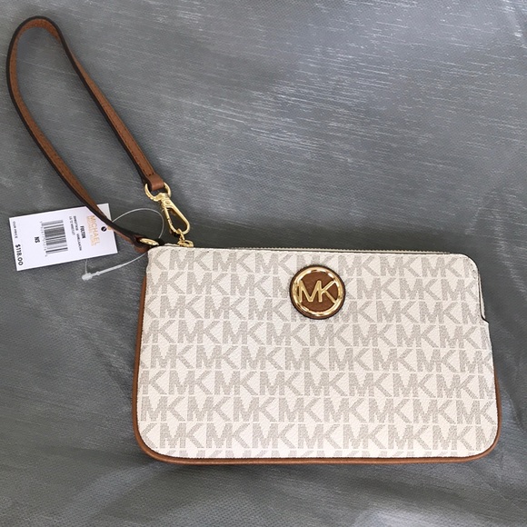 Michael Kors Handbags - Michael Kors Fulton Vanilla  acorn wristlet